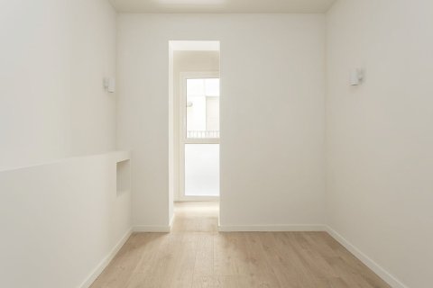 Apartment à vendre à Barcelona, Espagne, 2 chambres, 61 m2 No. 140764 - photo 5