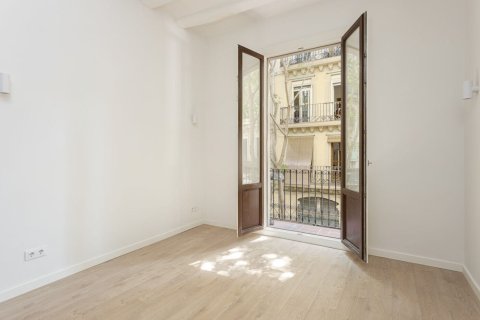 Apartment à vendre à Barcelona, Espagne, 2 chambres, 61 m2 No. 140764 - photo 2