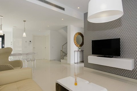 Villa à vendre à Dehesa De Campoamor, Alicante, Espagne, 3 chambres, 239 m2 No. 188872 - photo 4
