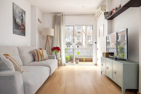 Apartamento en venta en Eixample, Barcelona, España 3 dormitorios, 76 m2 No. 150936 - foto 3