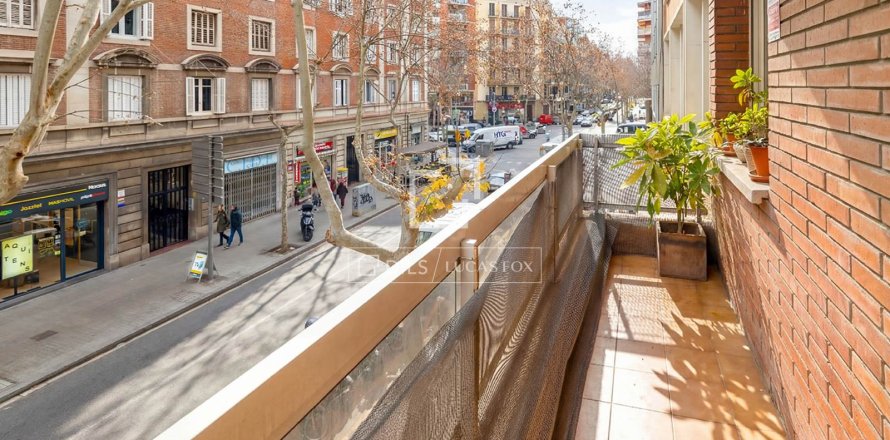 Apartamento en Eixample, Barcelona, España 3 dormitorios, 76 m2 No. 150936