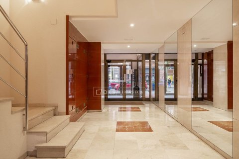 Apartamento en venta en Eixample, Barcelona, España 3 dormitorios, 76 m2 No. 150936 - foto 21