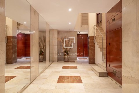 Apartamento en venta en Eixample, Barcelona, España 3 dormitorios, 76 m2 No. 150936 - foto 20