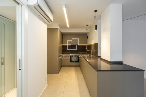 Apartament w Barcelona, Hiszpania 1 sypialnia, 64 mkw. nr 150935 – zdjęcie 3