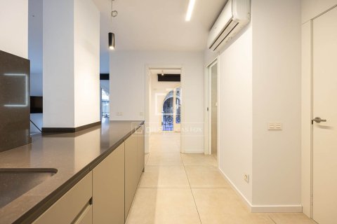 Apartament w Barcelona, Hiszpania 1 sypialnia, 64 mkw. nr 150935 – zdjęcie 21