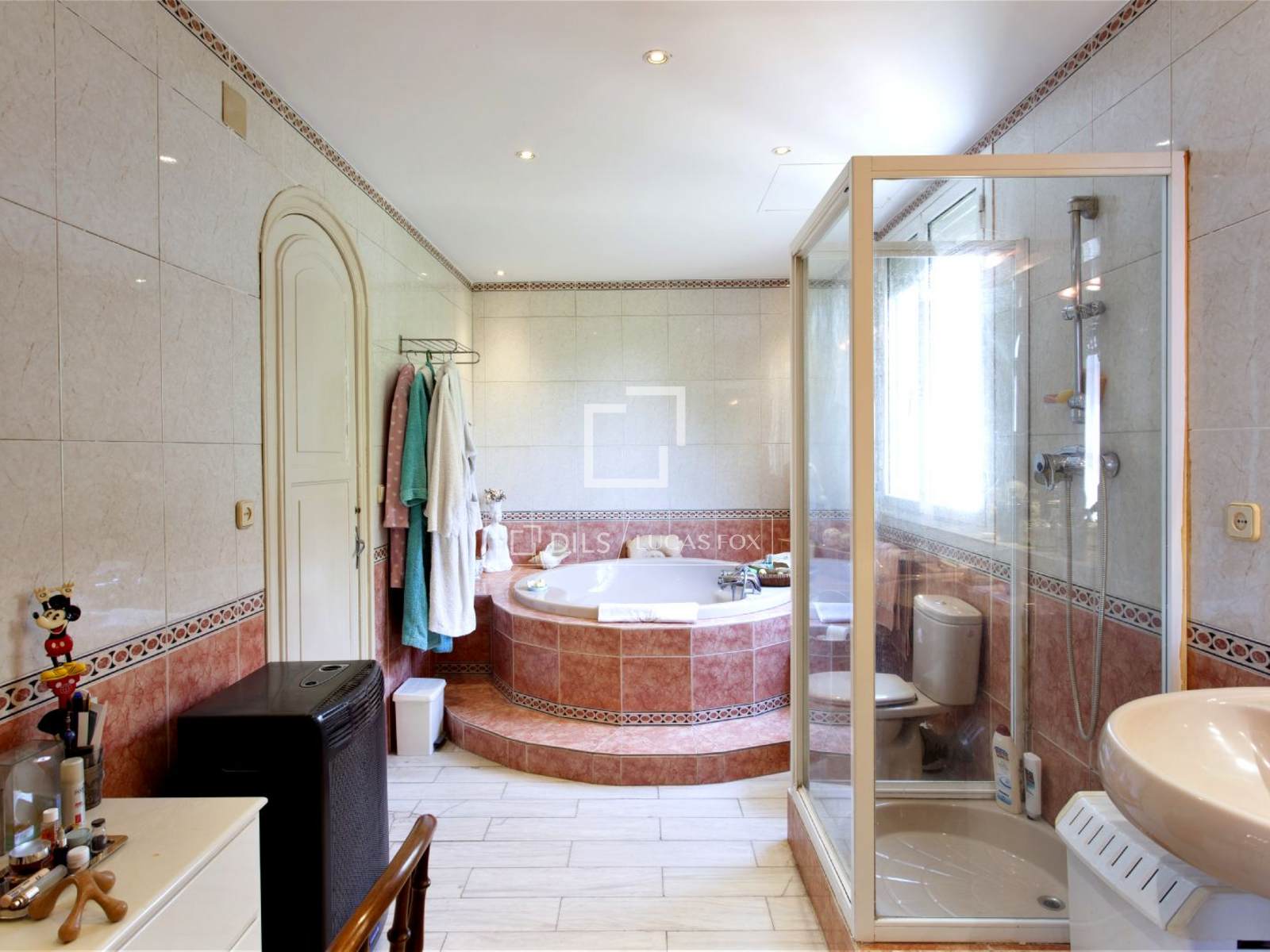 Villa a Barcelona, Spagna 7 camere da letto, 1344 mq. N° 150933