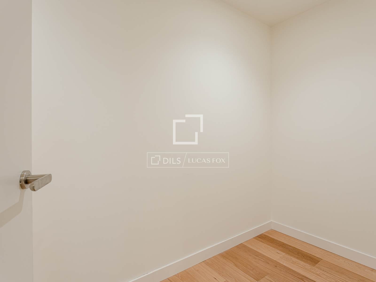 Apartamento en Barcelona, España 3 dormitorios, 196 m2 No. 150931