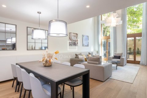 Apartment à vendre à Barcelona, Espagne, 3 chambres, 196 m2 No. 150931 - photo 1