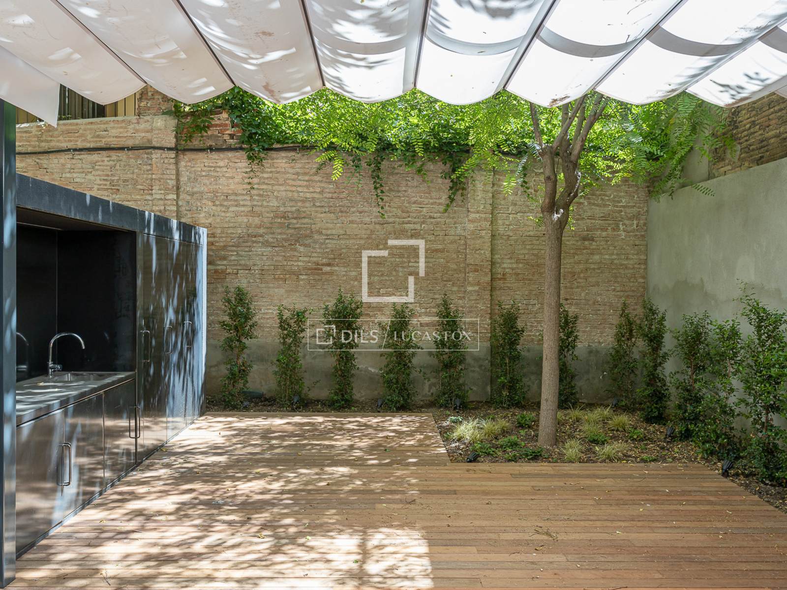 Apartamento en Barcelona, España 3 dormitorios, 196 m2 No. 150931