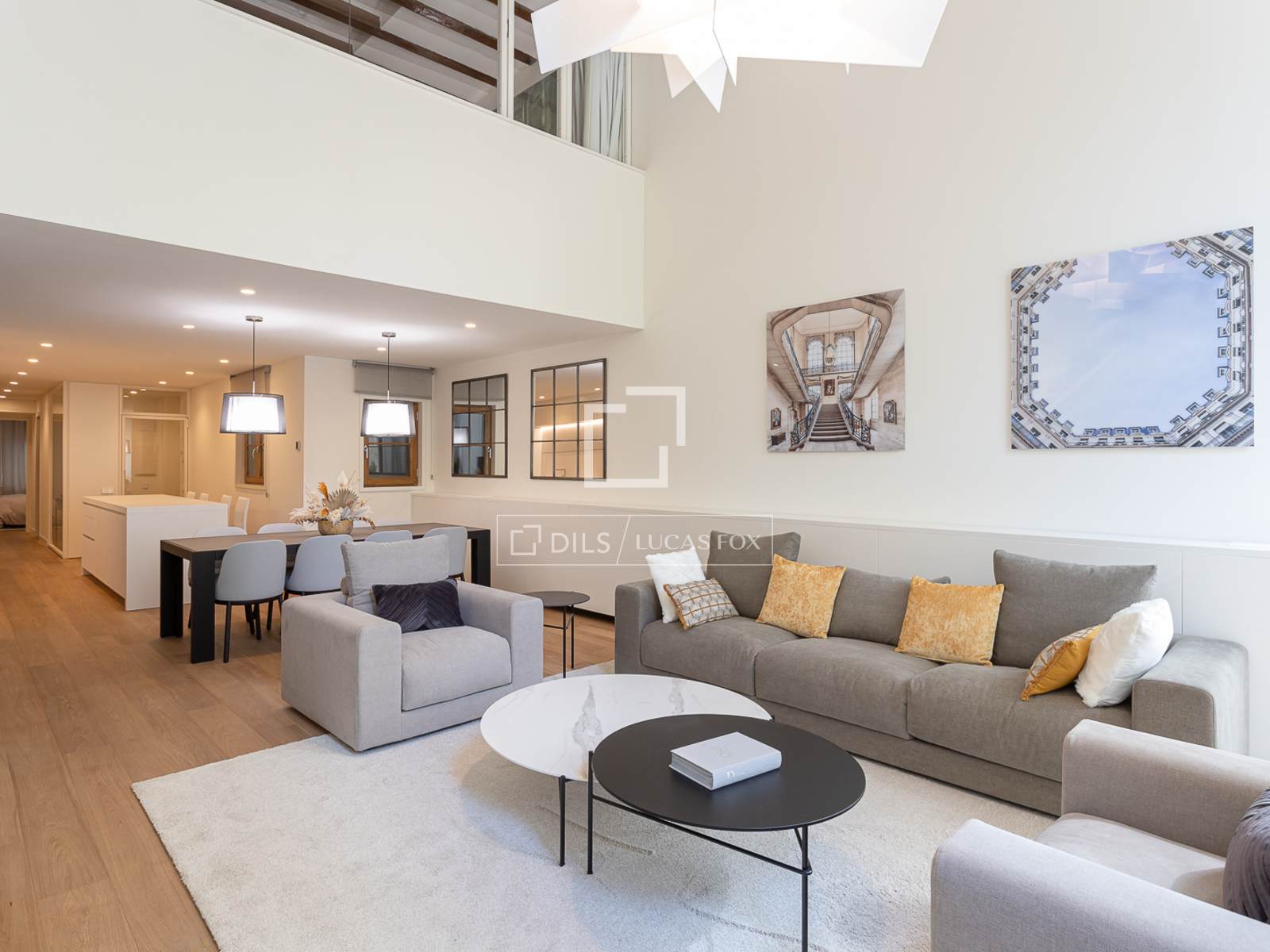Apartamento en Barcelona, España 3 dormitorios, 196 m2 No. 150931