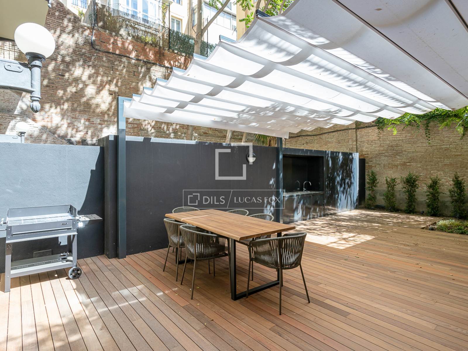 Apartamento en Barcelona, España 3 dormitorios, 196 m2 No. 150931