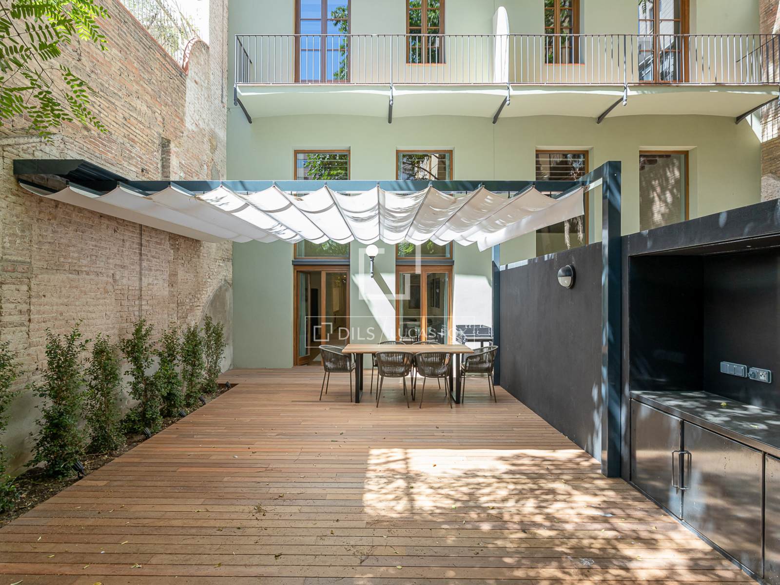 Apartamento en Barcelona, España 3 dormitorios, 196 m2 No. 150931
