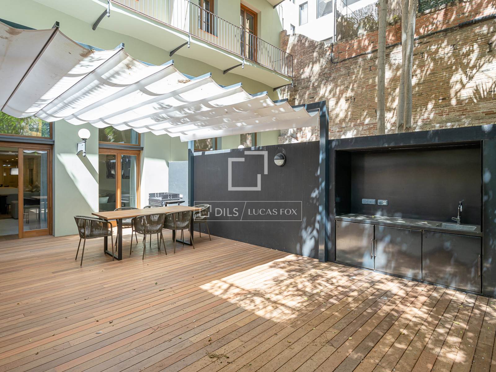 Apartamento en Barcelona, España 3 dormitorios, 196 m2 No. 150931
