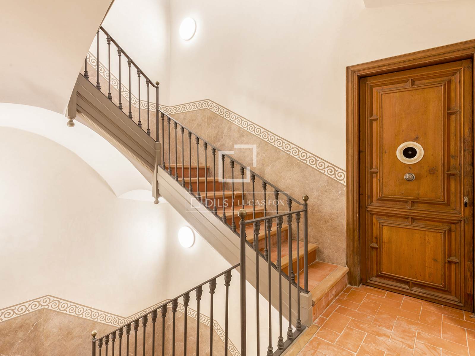 Apartment in Barcelona, Spain 2 bedrooms, 192 sq.m. No. 150930