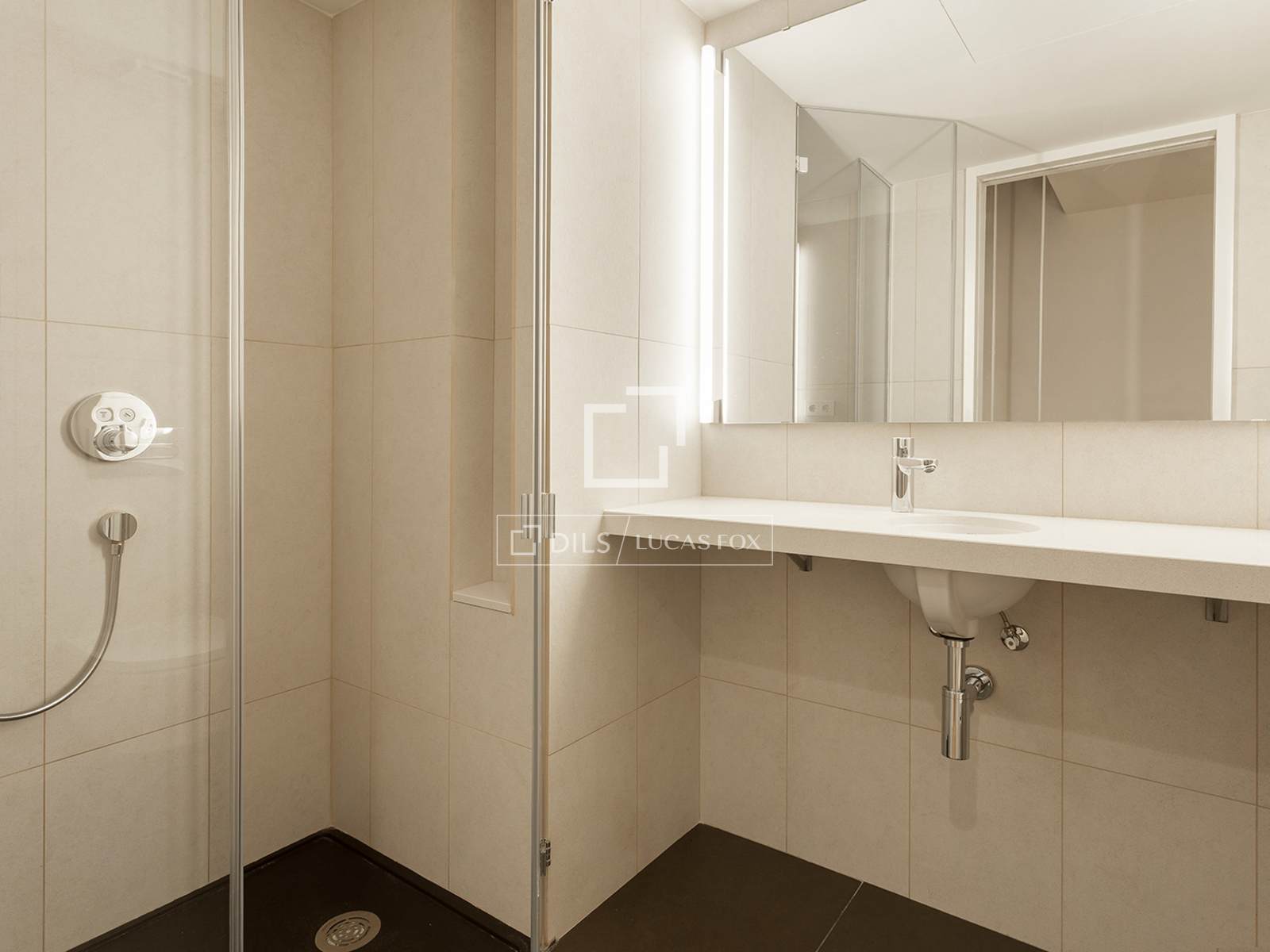 Apartment in Barcelona, Spain 2 bedrooms, 192 sq.m. No. 150930
