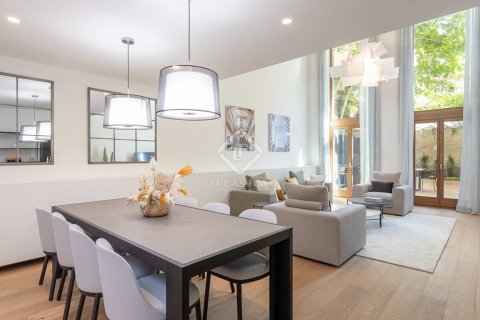 Apartament w Barcelona, Hiszpania 2 sypialnie, 192 mkw. nr 150930 – zdjęcie 25