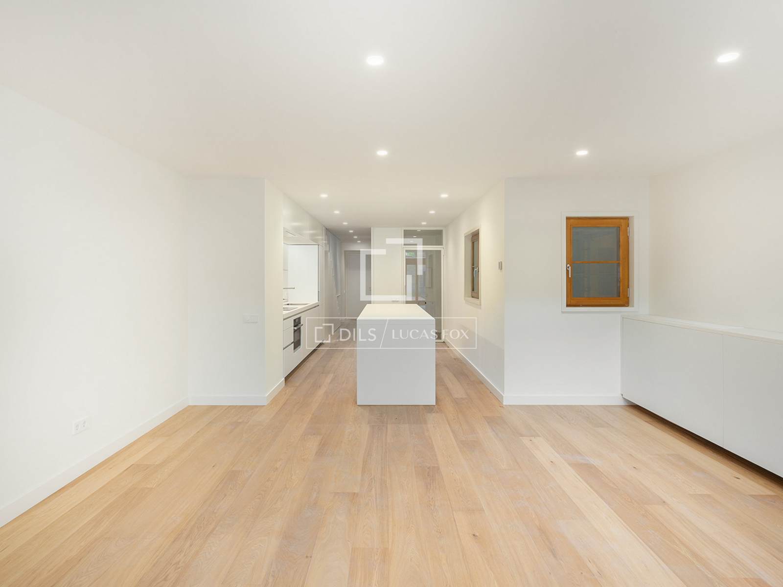 Apartment in Barcelona, Spain 2 bedrooms, 192 sq.m. No. 150930