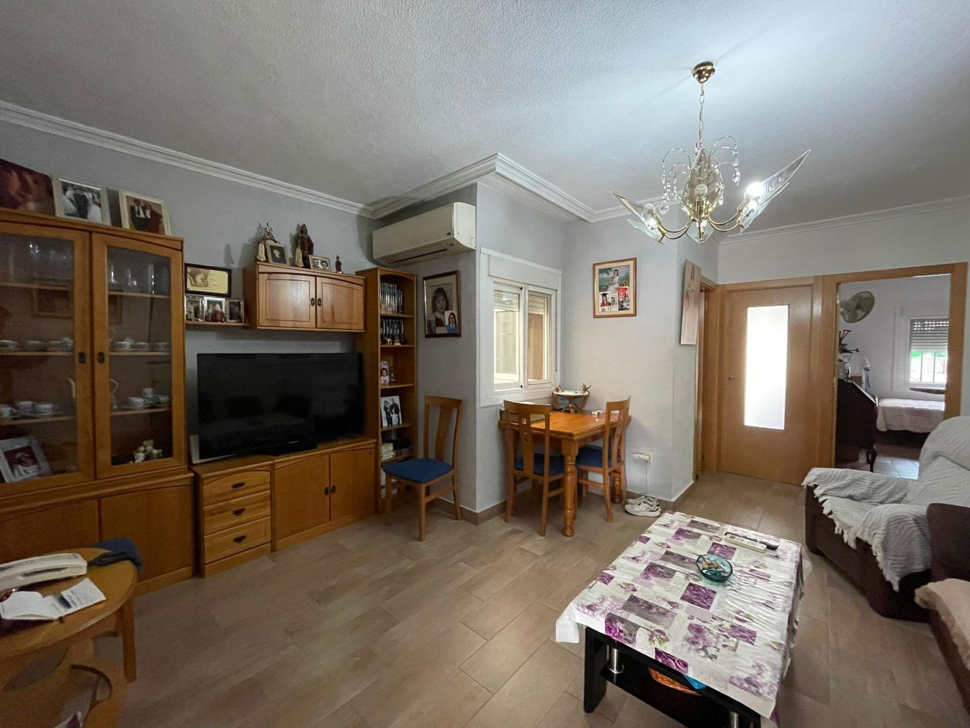 Casa a Benijofar, Alicante, Spagna 3 camere da letto, 200 mq. N° 78957