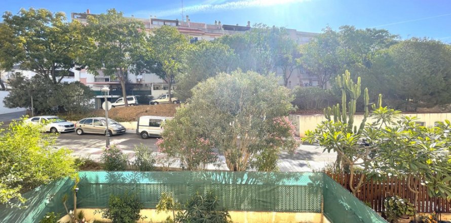 Apartment Estepona, Malaga, Spain 4 bedrooms, 123 sq.m. No. 109526
