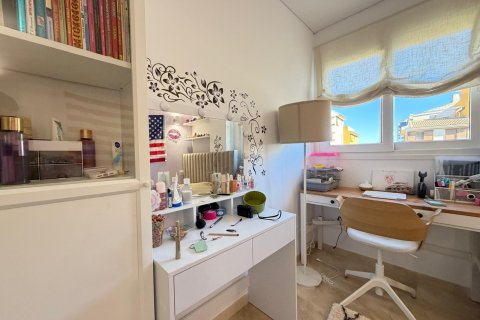 Apartment for sale in Punta Prima, Alicante, Spain 3 bedrooms, 113 sq.m. No. 196816 - photo 29