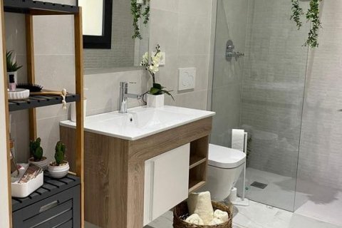 Huoneisto myytävänä Guardamar del Segura, Alicante, Espanja, 2 makuuhuonetta, 76 m2 No. 114028 - kuva 6