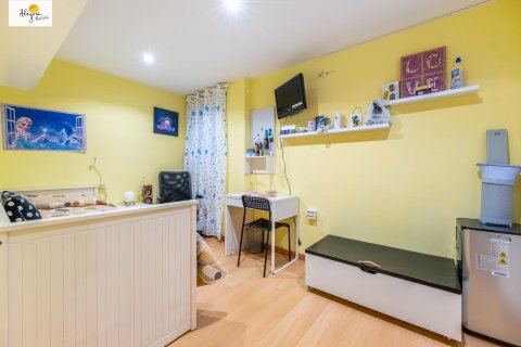 Продажа квартиры в Аликанте, Испания 3 спальни, 88м2 №144593 - фото 8