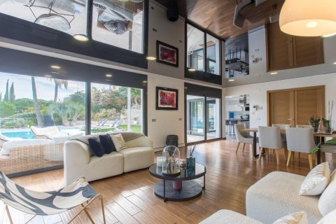 Dzīvoklis pārdošanā Sant Andreu de Llavaneres, Barcelona, Spānijā 3 istabas, 400 m2 Nr. 144591 - attēls 3