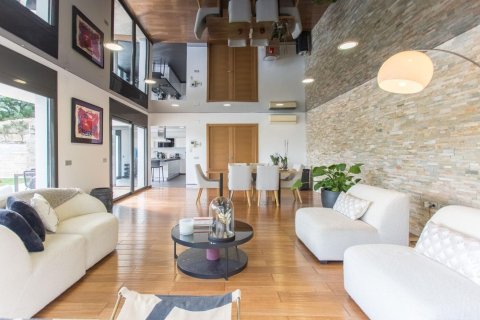 Dzīvoklis pārdošanā Sant Andreu de Llavaneres, Barcelona, Spānijā 3 istabas, 400 m2 Nr. 144591 - attēls 5