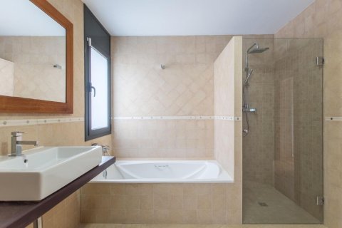 Dzīvoklis pārdošanā Sant Andreu de Llavaneres, Barcelona, Spānijā 3 istabas, 400 m2 Nr. 144591 - attēls 20