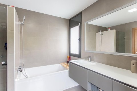 Dzīvoklis pārdošanā Sant Andreu de Llavaneres, Barcelona, Spānijā 3 istabas, 400 m2 Nr. 144591 - attēls 14