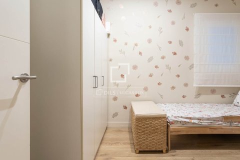 Apartment for sale in Barcelona, Spain 3 bedrooms, 150 sq.m. No. 192636 - photo 28