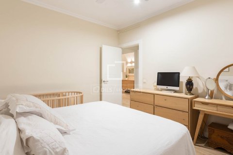 Apartment for sale in Barcelona, Spain 3 bedrooms, 150 sq.m. No. 192636 - photo 22