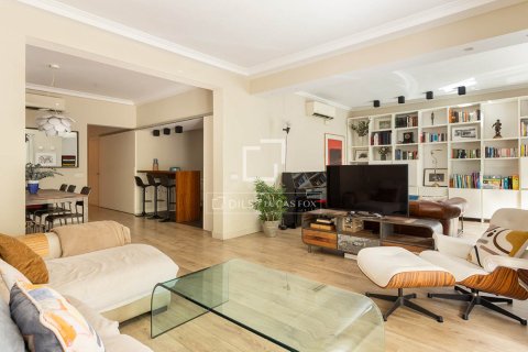 Apartment for sale in Barcelona, Spain 3 bedrooms, 150 sq.m. No. 192636 - photo 11