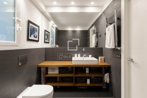 Apartment for sale in Barcelona, Spain 3 bedrooms, 150 sq.m. No. 192636 - photo 23