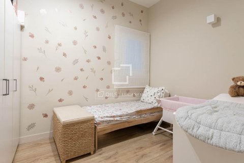 Apartment for sale in Barcelona, Spain 3 bedrooms, 150 sq.m. No. 192636 - photo 27