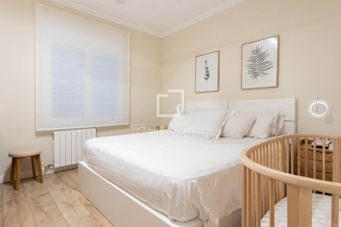 Apartment for sale in Barcelona, Spain 3 bedrooms, 150 sq.m. No. 192636 - photo 20