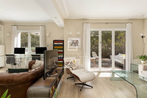 Apartment for sale in Barcelona, Spain 3 bedrooms, 150 sq.m. No. 192636 - photo 8