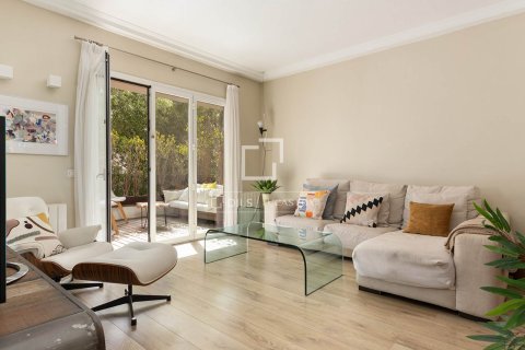 Apartment for sale in Barcelona, Spain 3 bedrooms, 150 sq.m. No. 192636 - photo 6
