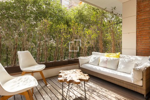 Apartment in Barcelona, Spain 3 bedrooms, 150 sq.m. No. 192636