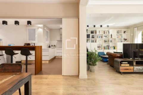 Apartment for sale in Barcelona, Spain 3 bedrooms, 150 sq.m. No. 192636 - photo 12