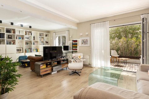 Apartment for sale in Barcelona, Spain 3 bedrooms, 150 sq.m. No. 192636 - photo 7