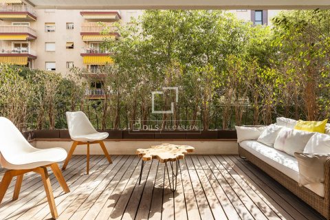 Apartment for sale in Barcelona, Spain 3 bedrooms, 150 sq.m. No. 192636 - photo 4