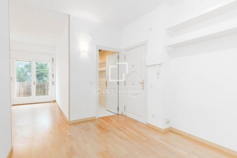 Apartment for sale in Barcelona, Spain 2 bedrooms, 61 sq.m. No. 192631 - photo 9