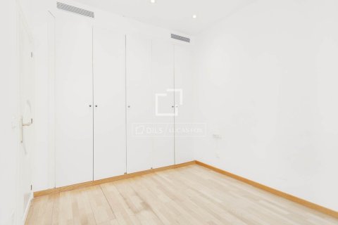 Apartment for sale in Barcelona, Spain 2 bedrooms, 61 sq.m. No. 192631 - photo 18