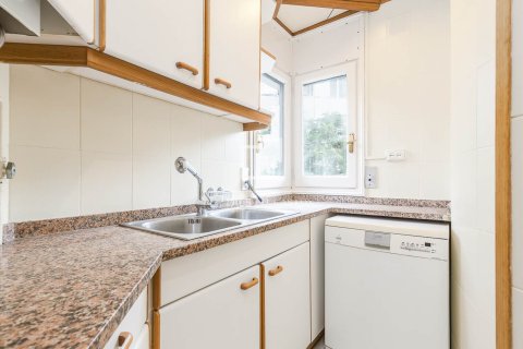 Apartment for sale in Barcelona, Spain 2 bedrooms, 61 sq.m. No. 192631 - photo 13