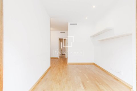 Apartment for sale in Barcelona, Spain 2 bedrooms, 61 sq.m. No. 192631 - photo 20