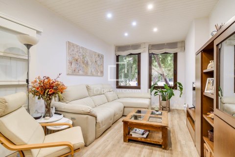 Apartment for sale in Barcelona, Spain 3 bedrooms, 96 sq.m. No. 192632 - photo 8
