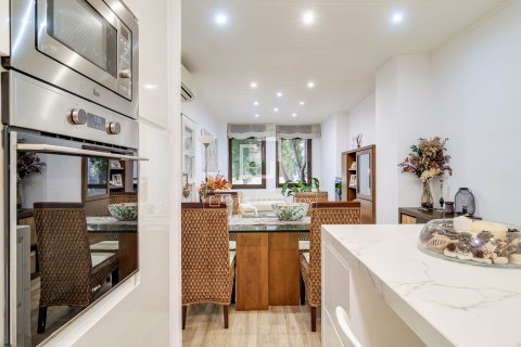 Apartment for sale in Barcelona, Spain 3 bedrooms, 96 sq.m. No. 192632 - photo 22