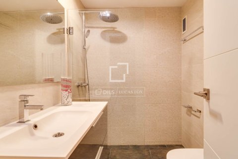 Apartment for sale in Barcelona, Spain 3 bedrooms, 96 sq.m. No. 192632 - photo 17