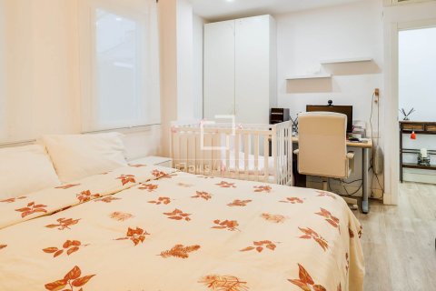Apartment for sale in Barcelona, Spain 3 bedrooms, 96 sq.m. No. 192632 - photo 28